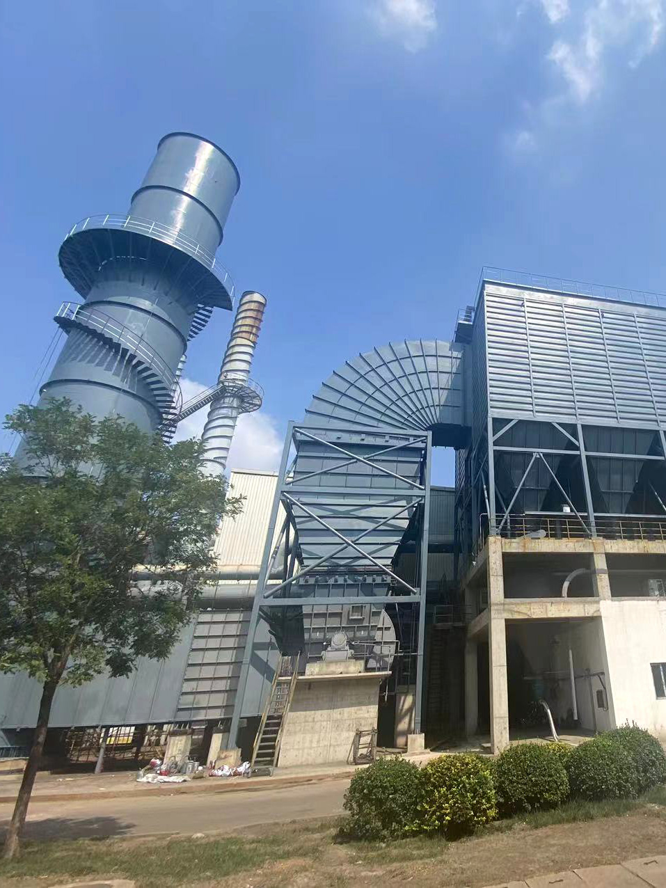 一種具有鈉基干法脫硫增益效果的布袋除塵器（實用）